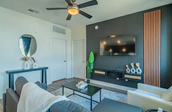 fcebec8e 17f5 47 0qjsQ