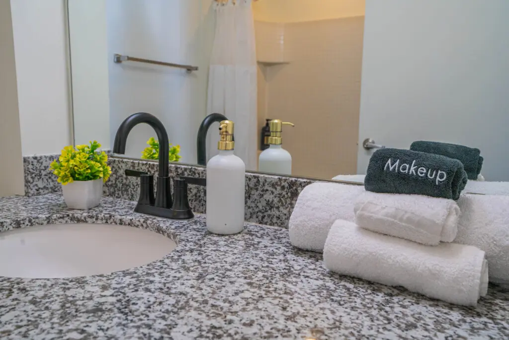 jyfhvlqmepeeqapesviq