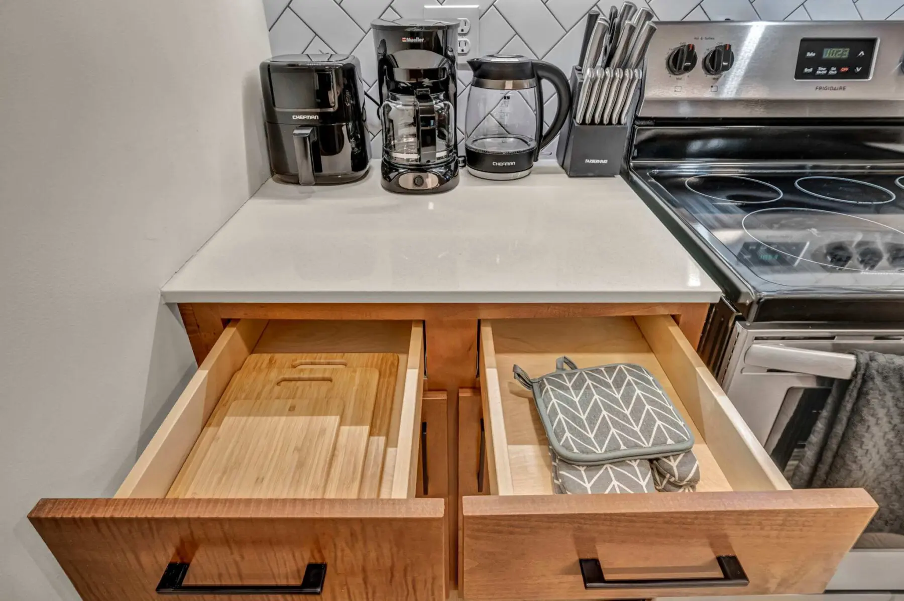 yrmxrhcupqwvdhkpiqbl