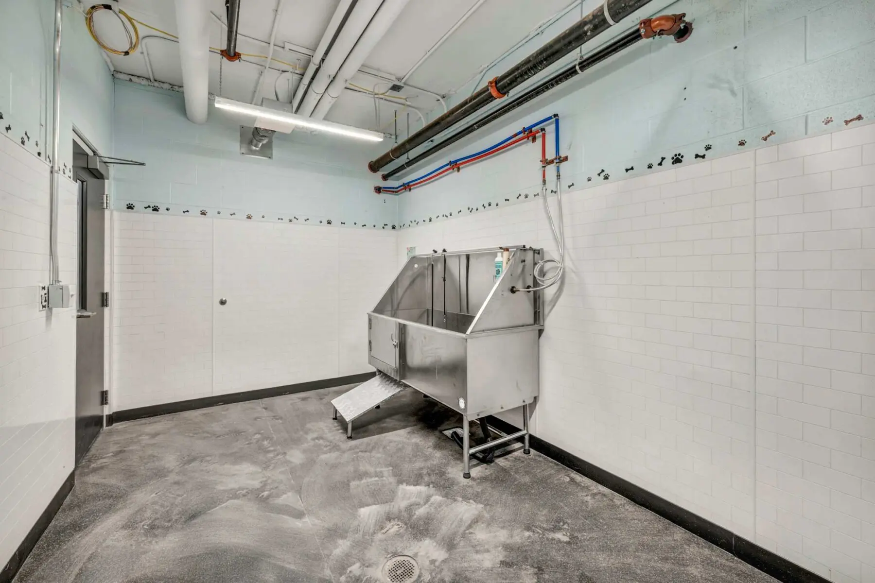 ytiqdemloigncv76savb