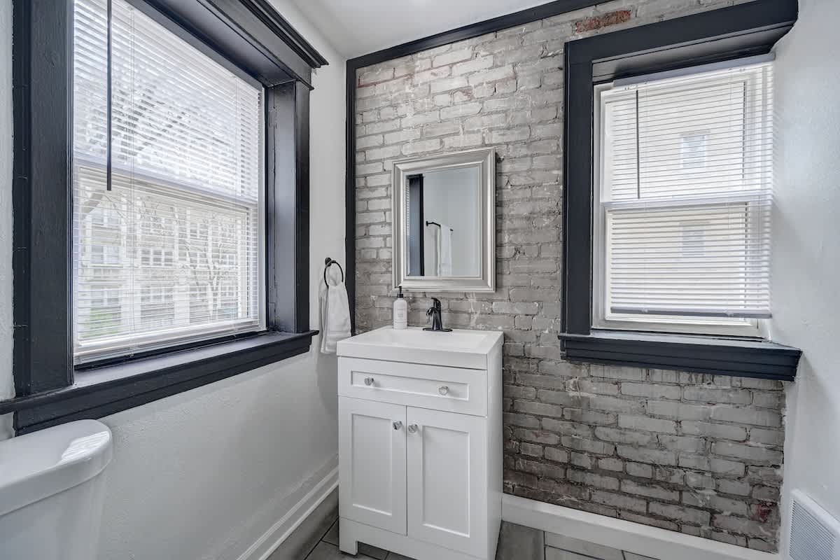 6c5c5c75 6d87 42 NQebI.jpg