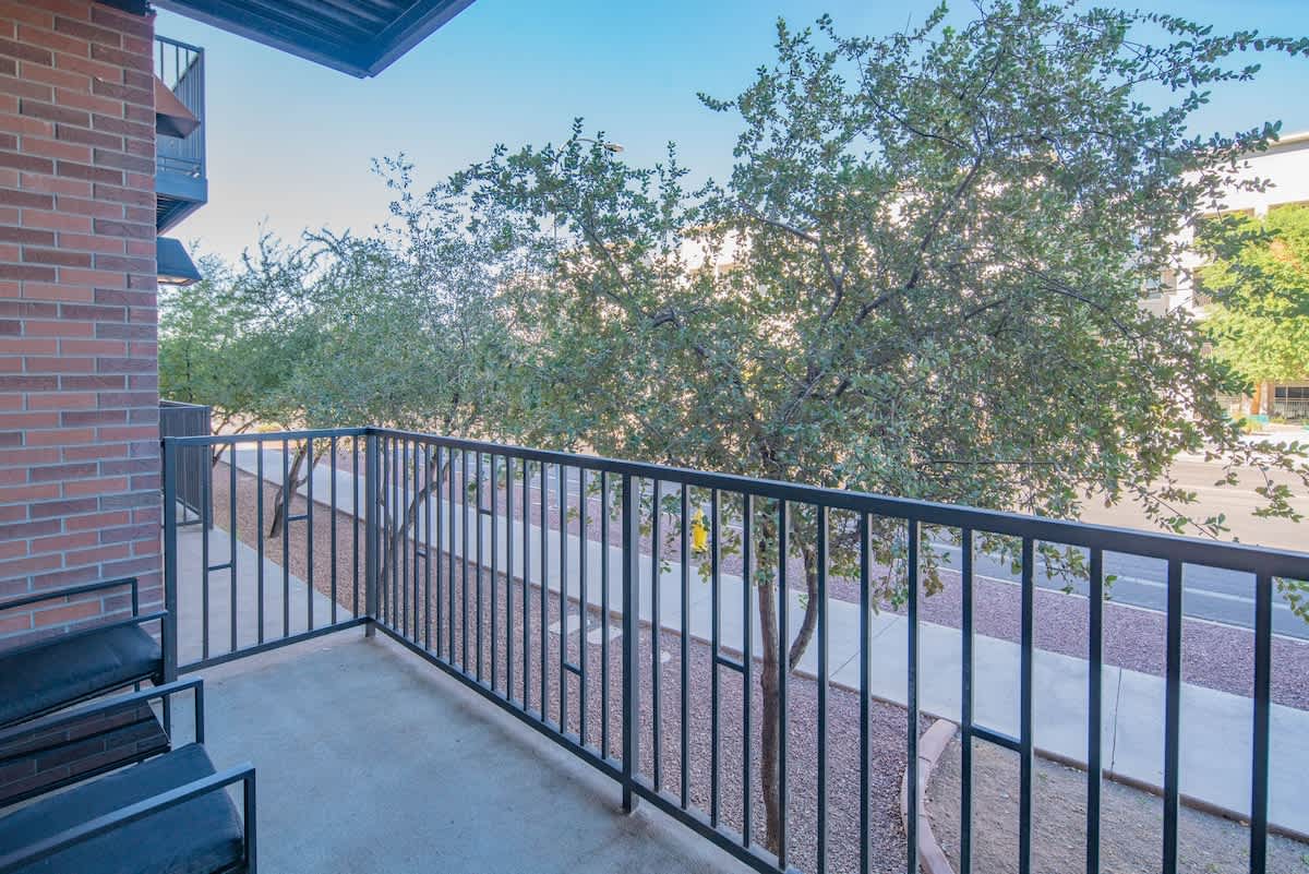 18ab3b62 2fab 4c OL9Ws.jpg