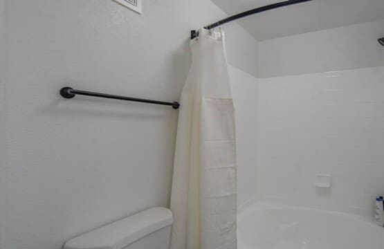 453ef735 bf67 44 2zDG4.jpg
