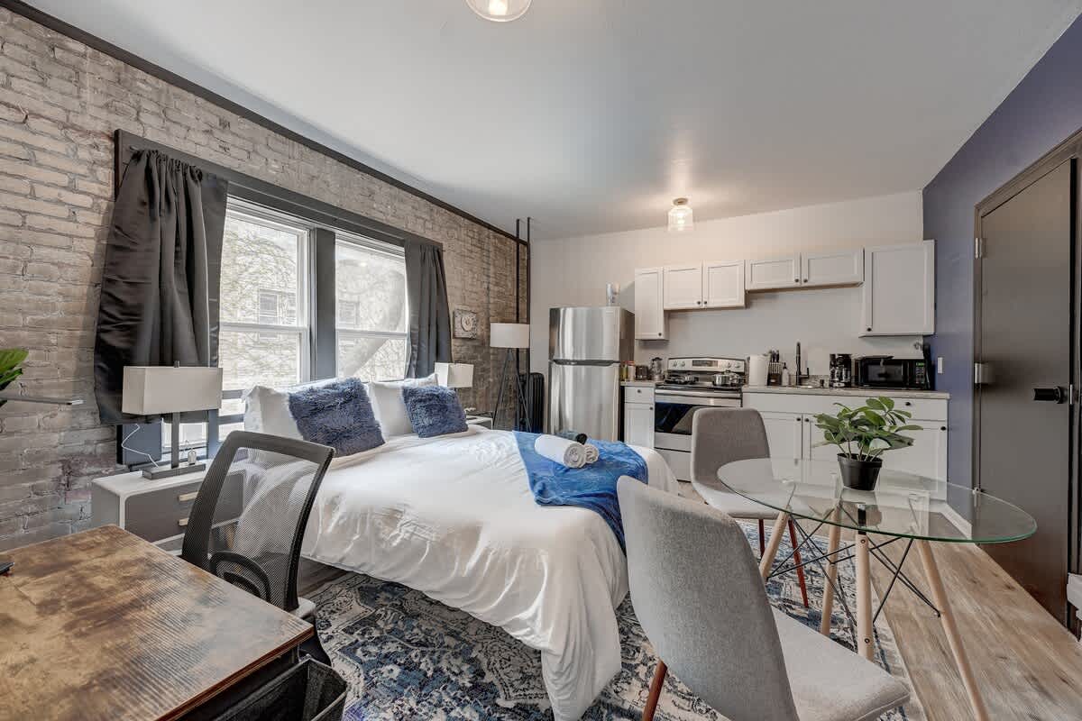 3f283608 45d2 4b eUPTW