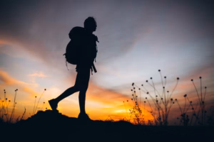 woman hiking mountains 1303 11193